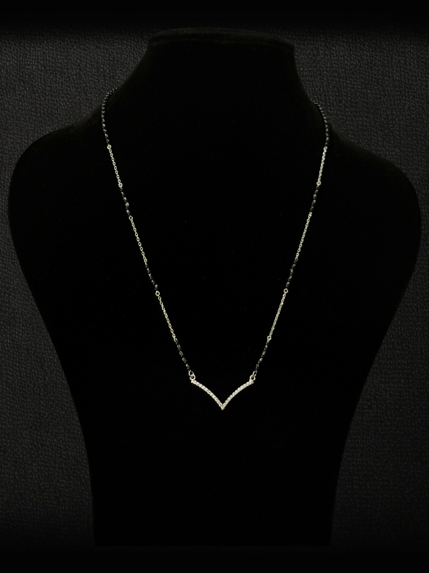 V MANGALSUTRA