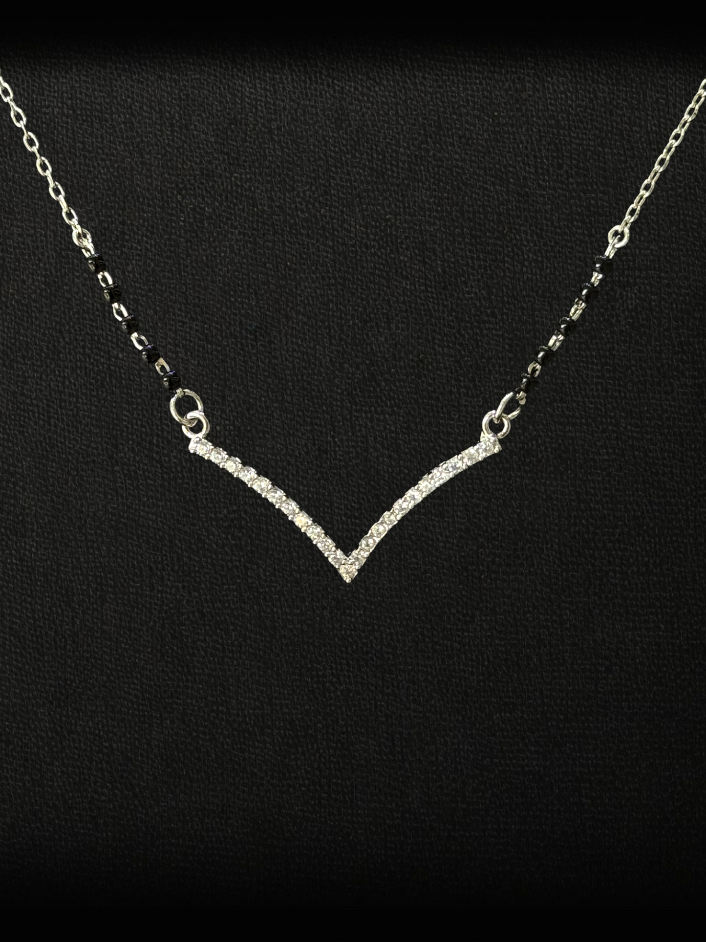 V MANGALSUTRA